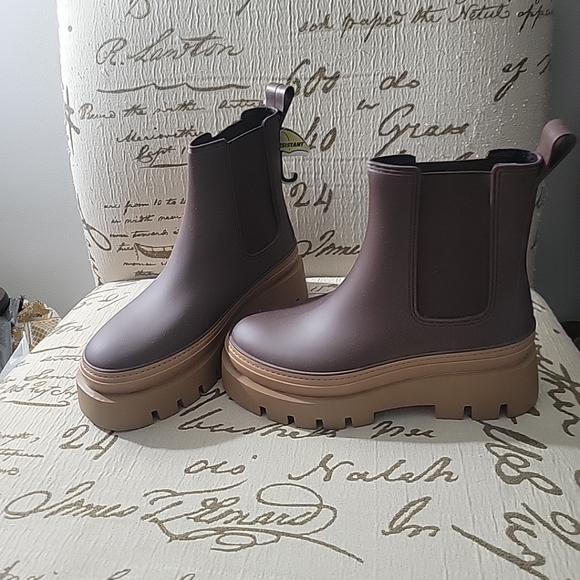 Jeffree Campbell Water Resistant Brown Rain Boots Lug Sole Sz 8 New - Picture 3 of 7